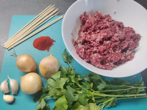 mleté hovězí maso a ingredience na kebab mleté hovězí maso a ingredience na kebab