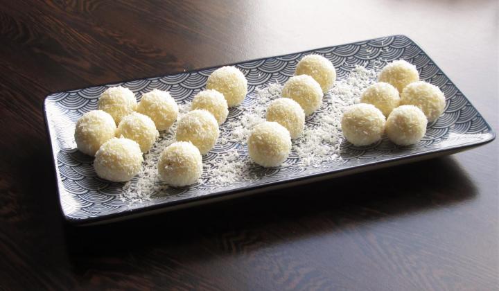 Nepečené kokosové kuličky se zázvorem Jak připravit nepečené kokosové kuličky se zázvorem | recept