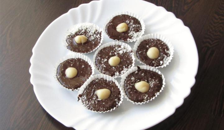 Jak na nepečené čokoládové košíčky s kokosem a marcipánem | recept Jak na nepečené čokoládové košíčky s kokosem a marcipánem | recept