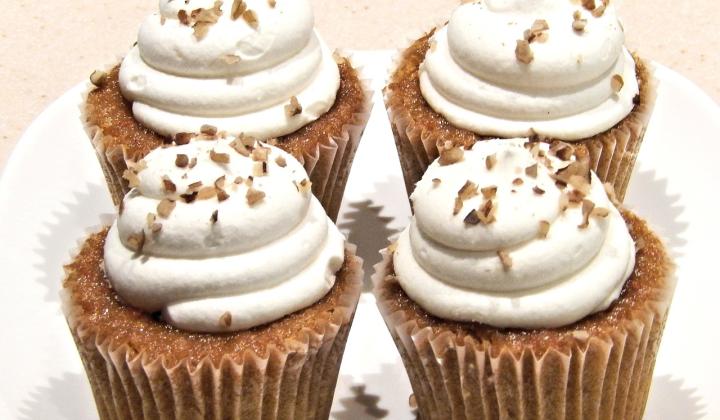 Jak upéct mrkvové cupcakes s tvarohovým krémem | recept Jak upéct mrkvové cupcakes s tvarohovým krémem | recept
