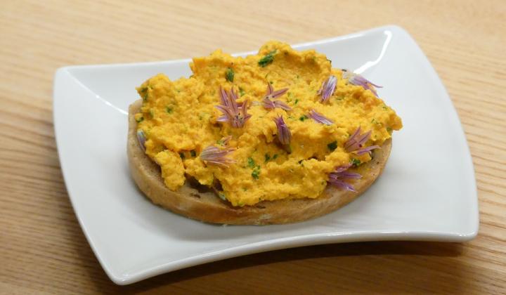 Jak udělat domácí celerovo-mrkvovou pomazánku | recept Jak udělat domácí celerovo-mrkvovou pomazánku | recept