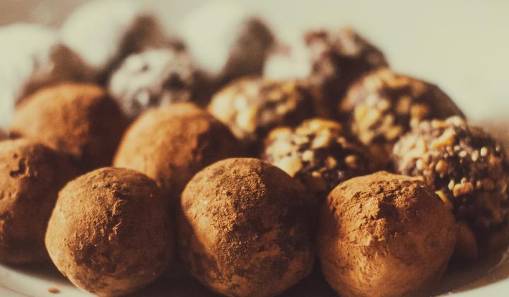 Jak udělat krupicové kuličky | recept na netradiční cukroví Jak udělat krupicové kuličky | recept na netradiční cukroví