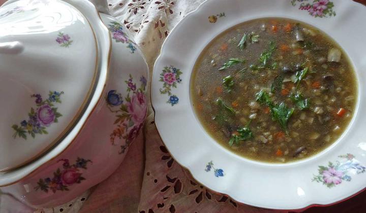 Jak uvařit houbovou polévku s kroupami | recept na podzimní polévku Jak uvařit houbovou polévku s kroupami | recept na podzimní polévku
