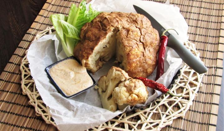 Jak na nevšední pečený indický květák s delikátním dipem | recept Jak na nevšední pečený indický květák s delikátním dipem | recept