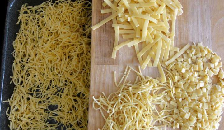 Jak udělat domácí polévkové nudle | recept Jak udělat domácí polévkové nudle | recept