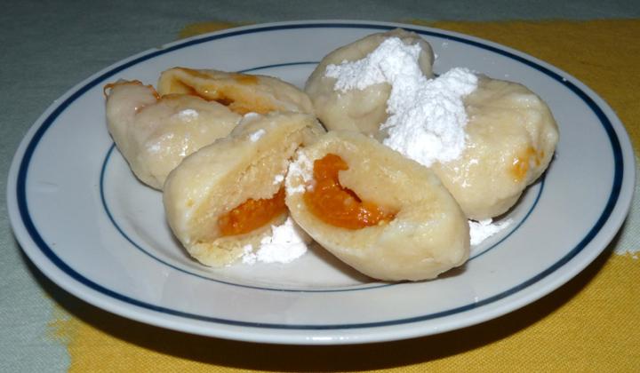 Jak udělat meruňkové knedlíky z krupicového těsta | recept Jak udělat meruňkové knedlíky z krupicového těsta | recept