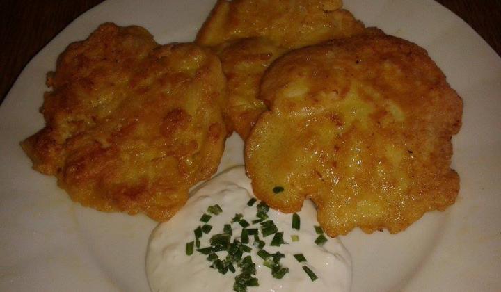 Jak připravit kuřecí placičky s bylinkovou omáčkou | recept Jak připravit kuřecí placičky s bylinkovou omáčkou | recept
