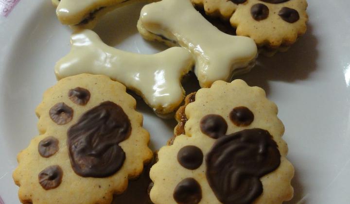 Jak upéct slepované vykrajované cukroví s perníkovým kořením | recept Jak upéct slepované vykrajované cukroví s perníkovým kořením | recept