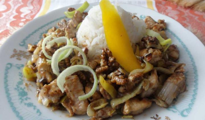Jak připravit krůtí prsa s ořechy po čínsku | recept Jak připravit krůtí prsa s ořechy po čínsku | recept