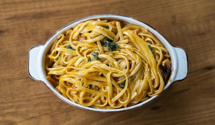 Jak udělat špagety se sýrovou omáčkou | recept Jak udělat špagety se sýrovou omáčkou | recept