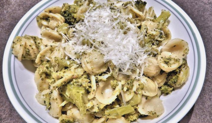 Jak udělat těstoviny zapečené s brokolicí | recept