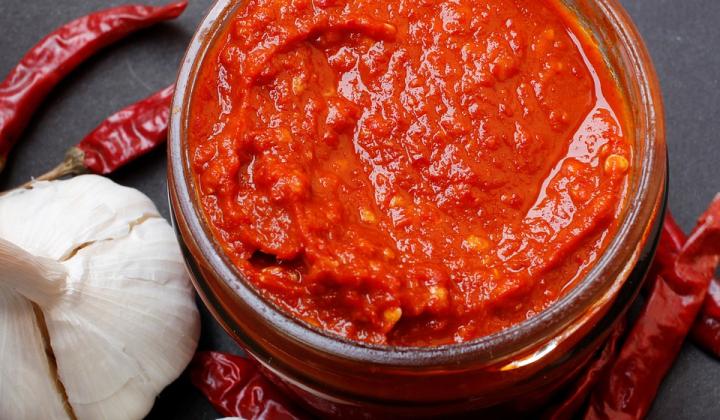 Jak udělat pikantní čili omáčku | recept Jak udělat pikantní čili omáčku | recept