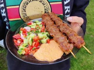 Jak připravit marinované thajské hovězí satay na grilu | originální recept Jak připravit marinované thajské hovězí satay na grilu | originální recept