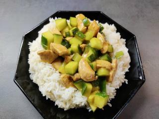 Jak připravit barevnou masovou směs s okurkou | recept Jak připravit barevnou masovou směs s okurkou | recept