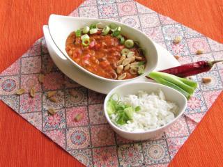 Jak uvařit světové batátové kari s arašídy | recept Jak uvařit světové batátové kari s arašídy | recept