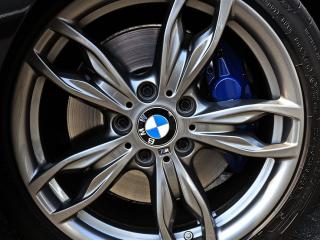 Jak vyměnit kolo u automobilu Jak vyměnit kolo u automobilu