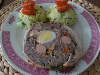 Jak upéct roládu z vepřového masa s jarními bylinkami | recept Jak upéct roládu z vepřového masa s jarními bylinkami | recept