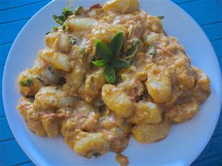 Jak uvařit noky s rajčatovo-sýrovou omáčkou | recept