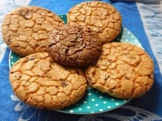 Jak upéct bezlepkové cookies s čokoládou a ořechy Jak upéct bezlepkové cookies s čokoládou a ořechy