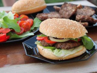 Jak připravit burger na grilu | recept Jak připravit burger na grilu | recept