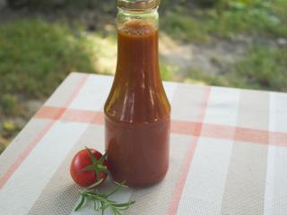 Jak vyrobit zdravý domácí kečup s bylinkami | recept Jak vyrobit zdravý domácí kečup s bylinkami | recept