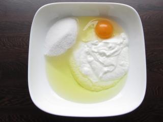 Jak upéct lahodné kakaové řezy s jogurtem a kokosovým krémem | recept Jak upéct lahodné kakaové řezy s jogurtem a kokosovým krémem | recept