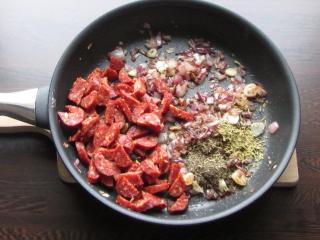 Jak na lahodnou chuťovku s čabajkou do skla | recept Jak na lahodnou chuťovku s čabajkou do skla | recept