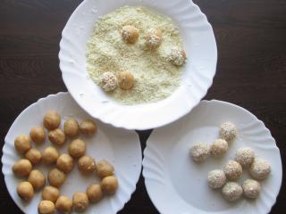 Jak na jednoduché piškotové pralinky s bílou čokoládou | recept Jak na jednoduché piškotové pralinky s bílou čokoládou | recept