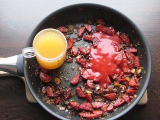 Jak na lahodnou chuťovku s čabajkou do skla | recept Jak na lahodnou chuťovku s čabajkou do skla | recept
