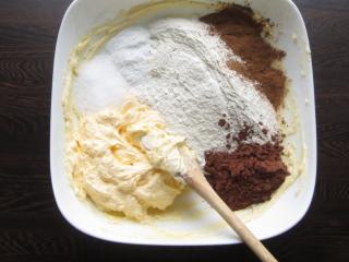 Jak upéct nadýchanou kakaovou bábovku s červeným vínem | recept Jak upéct nadýchanou kakaovou bábovku s červeným vínem | recept