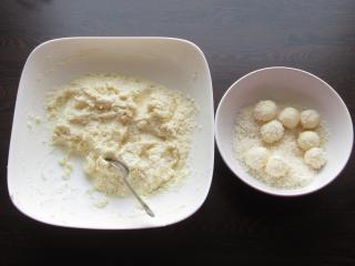 Jak připravit lanýžové pralinky z bílé čokolády, ricotty a kokosu | recept Jak připravit lanýžové pralinky z bílé čokolády, ricotty a kokosu | recept