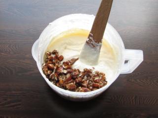 Jak bez mouky upéct sladký tvarohový dortík se sušenými datlemi | recept bez lepku