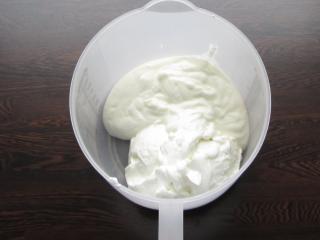 Jak upéct lahodné kakaové řezy s jogurtem a kokosovým krémem | recept Jak upéct lahodné kakaové řezy s jogurtem a kokosovým krémem | recept