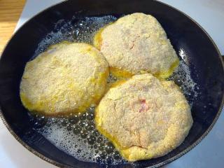Jak připravit variaci Cordon bleu z mletého vepřového masa | recept Jak připravit variaci Cordon bleu z mletého vepřového masa | recept