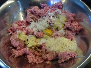 Jak upéct roládu z mletého masa v bramborovém kabátku | recept Jak upéct roládu z mletého masa v bramborovém kabátku | recept