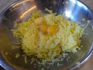 Jak upéct roládu z mletého masa v bramborovém kabátku | recept Jak upéct roládu z mletého masa v bramborovém kabátku | recept