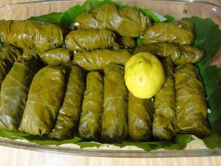 Jak připravit plněné vinné listy (dolmades) | recept řecké kuchyně