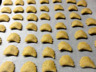 Jak upéct kávové cukroví s ořechovou nádivkou | recept na vánoční cukroví