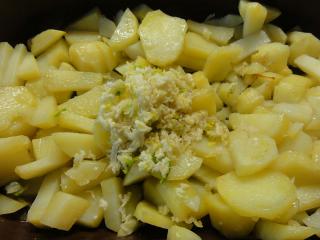 Jak si upéct brambory s česnekem | recept Jak si upéct brambory s česnekem | recept