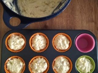 Jak upéct nadýchané bramborové muffiny se slaninou | recept