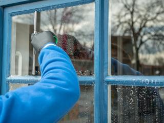 Jak zvládnout vánoční úklid bez chemie a toxických látek | rady pro domácnost Jak zvládnout vánoční úklid bez chemie a toxických látek | rady pro domácnost