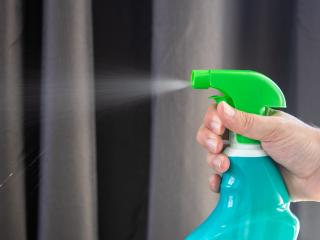 Jak zvládnout vánoční úklid bez chemie a toxických látek | rady pro domácnost Jak zvládnout vánoční úklid bez chemie a toxických látek | rady pro domácnost