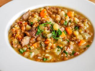 Jak uvařit polévku z červené čočky | recept