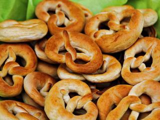 Jak udělat škvarkové preclíky | recept Jak udělat škvarkové preclíky | recept